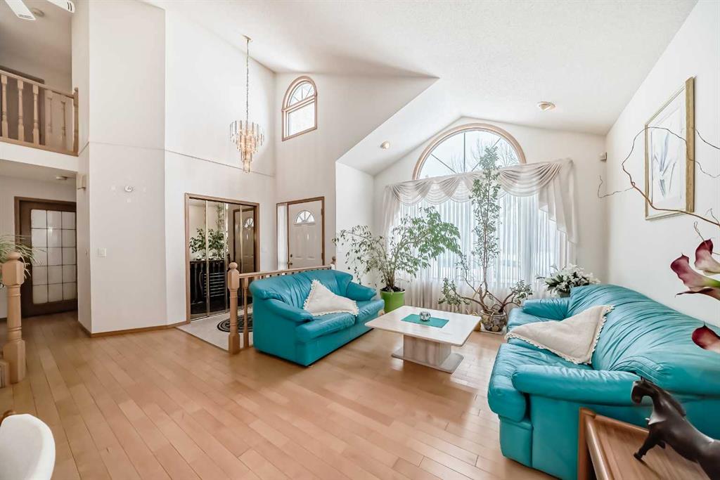 Additional image 4 of 223 Hawkstone Close NW, Calgary, AB, T3G 3P3