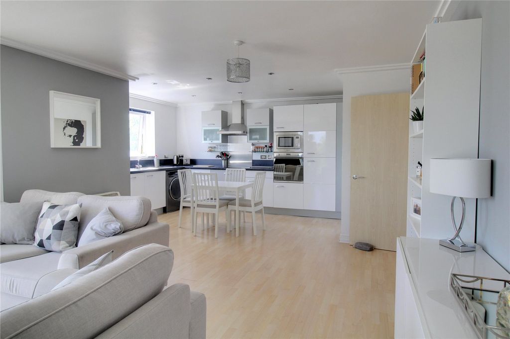 Additional image 9 of 2 bed flat for saleWinterthur Way, Basingstoke, Hampshire RG21