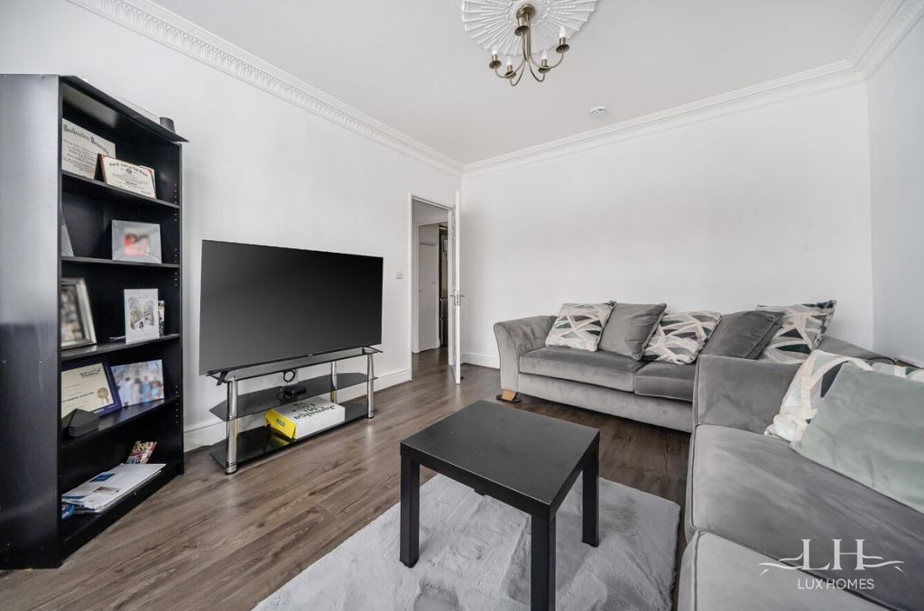 Additional image 9 of 5 bed end terrace house for saleRainsford Way, Hornchurch RM12