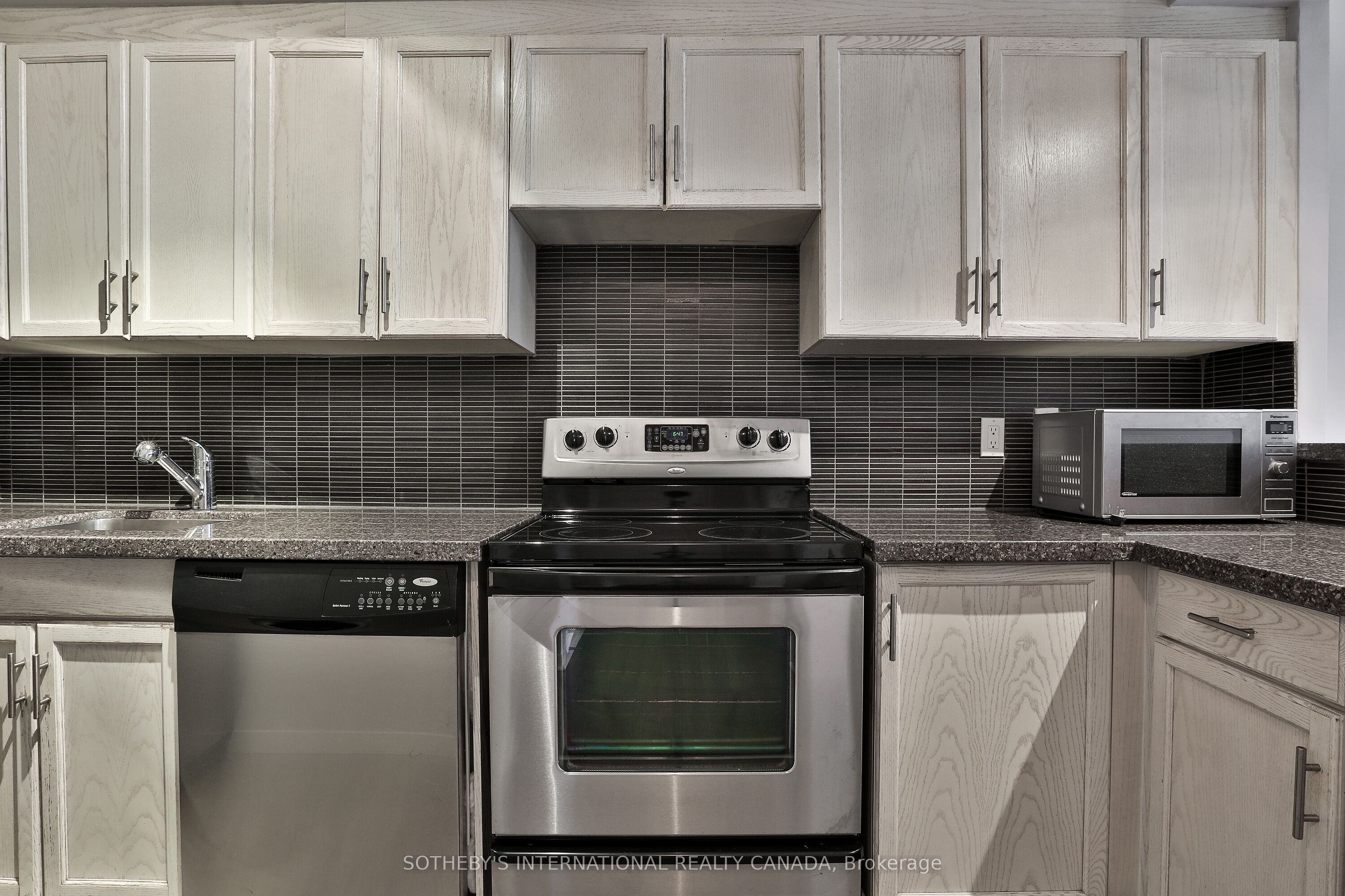 Additional image 2 of 704-284 Bloor Street W, Toronto, ON, M5S 3B8