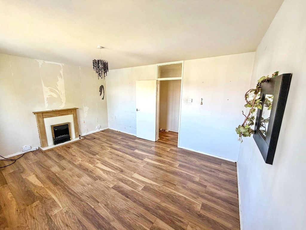 2 bed flat for saleBessingby Gate, Bridlington YO16 photo 2
