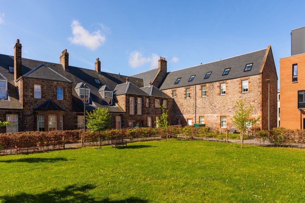 2 bed flat for sale6/5 Smiddy Wynd, Edinburgh EH16