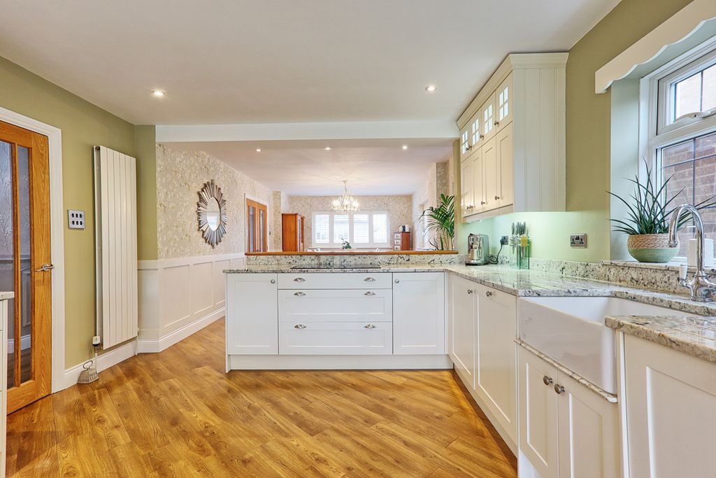 Additional image 10 of 5 bed detached house for salePrime Location - Sylvan Tryst, Billericay CM12