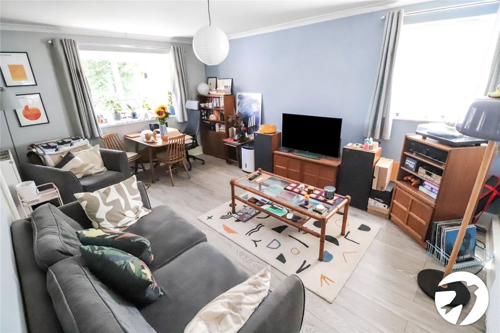 Additional image 4 of 2 bed flat for saleHeathdene Drive, Belvedere DA17
