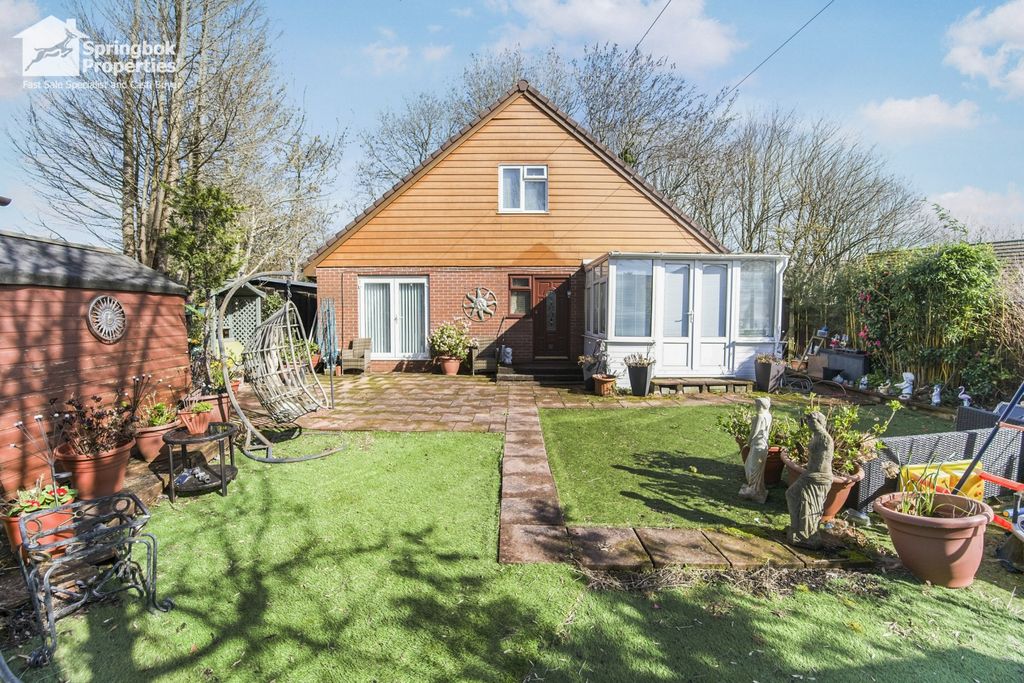 3 bed detached house for saleWhitebarn Road, Llanishen, Cardiff, Glamorgan CF14
