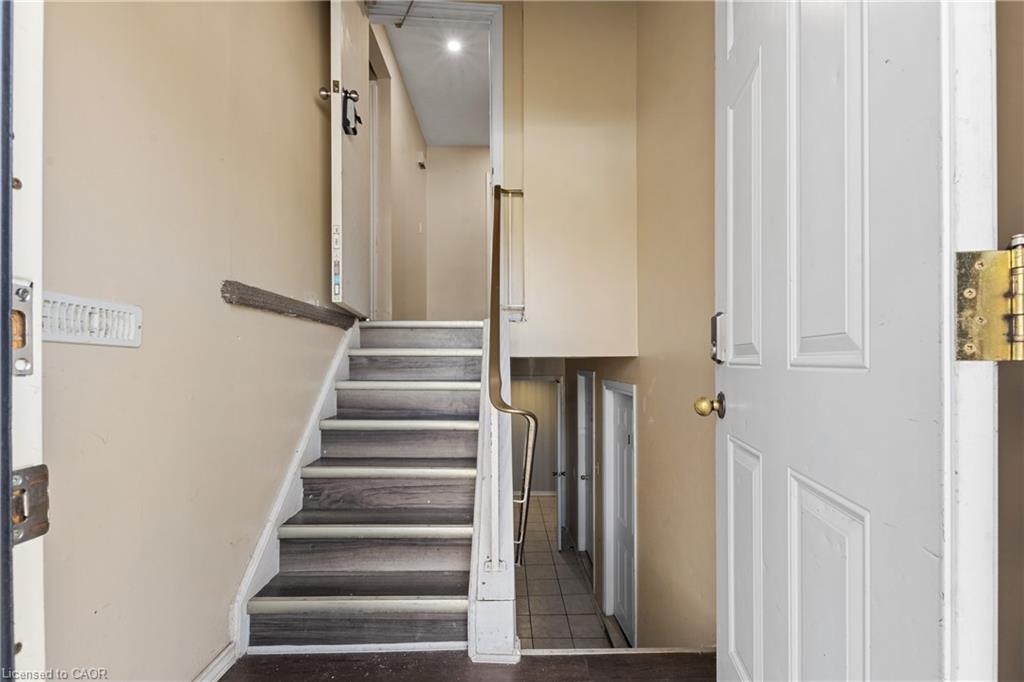 Additional image 3 of 23 Amherst Drive, Kitchener, ON, N2P 1E1