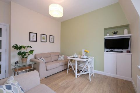 Hollybank Place, Aberdeen AB11