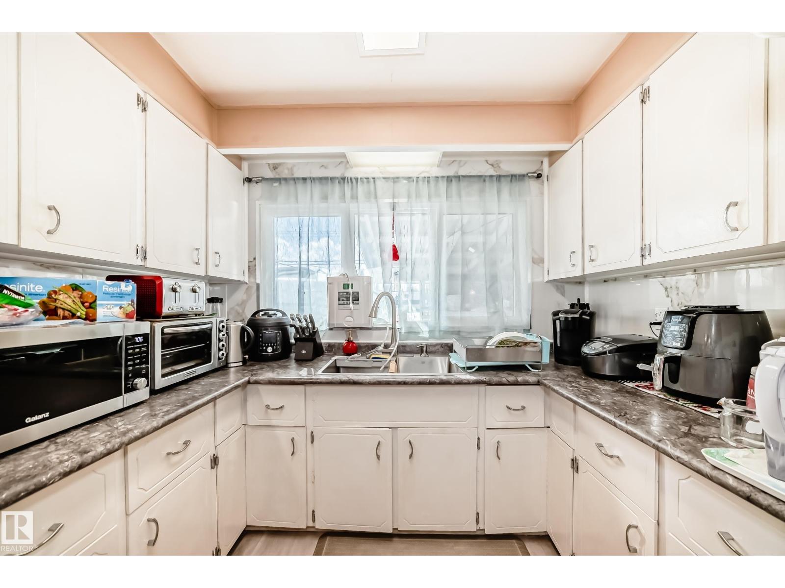 Additional image 6 of 16305 107a Avenue NW, Edmonton, AB, T5P0Z4