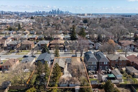 Additional image 8 of 200 & 204 Delta Street, Toronto, ON, M8W 4E4