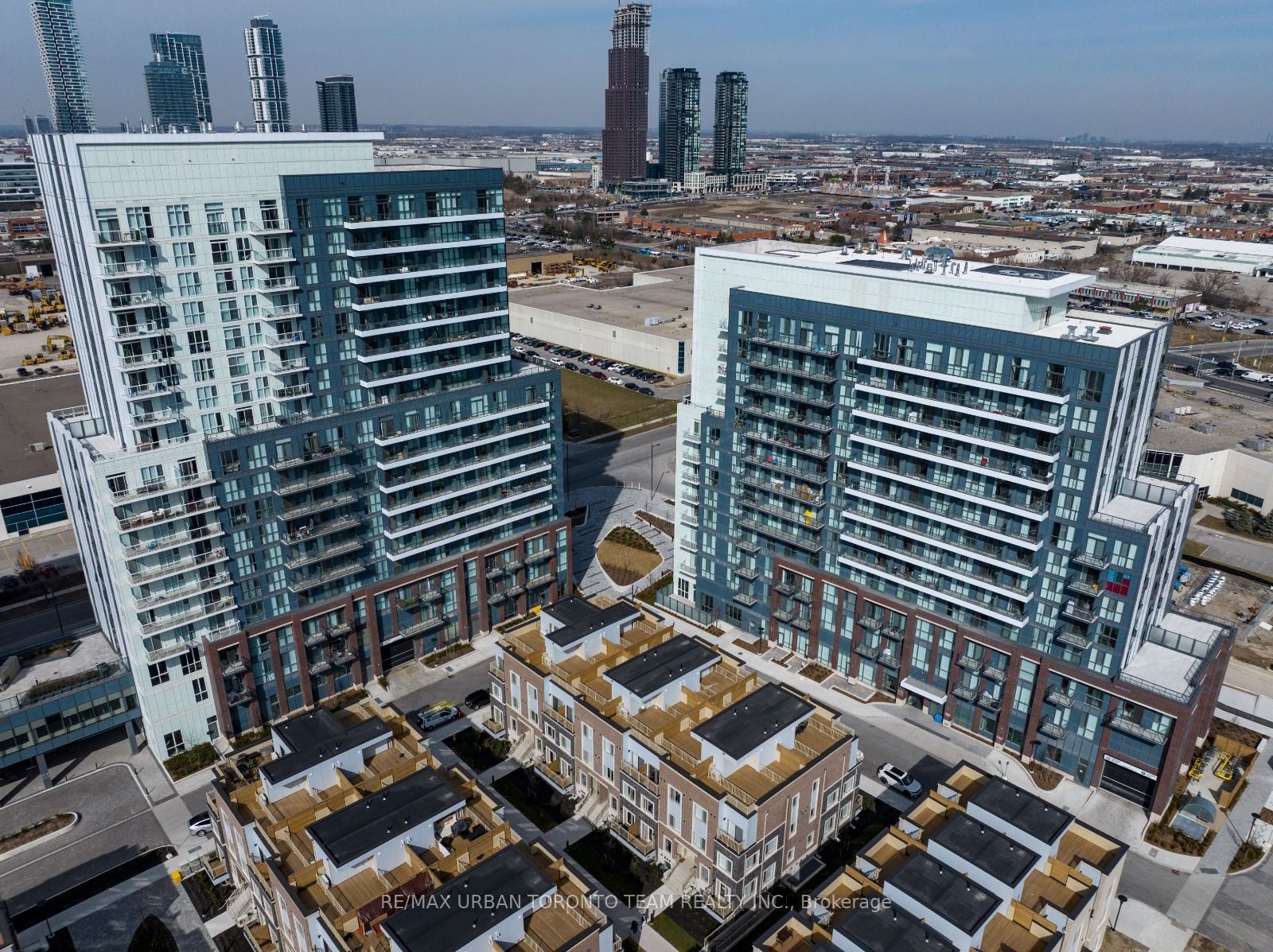 1016-10 Honeycrisp Crescent, Vaughan, ON, L4K 0M7
