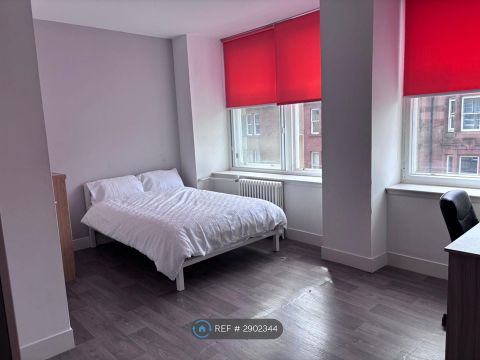 St. Andrews Court, Glasgow G1, Studio to rent