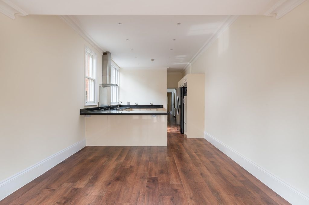 Additional image 10 of 6 bed town house for saleLansdowne Road, Bedford MK40