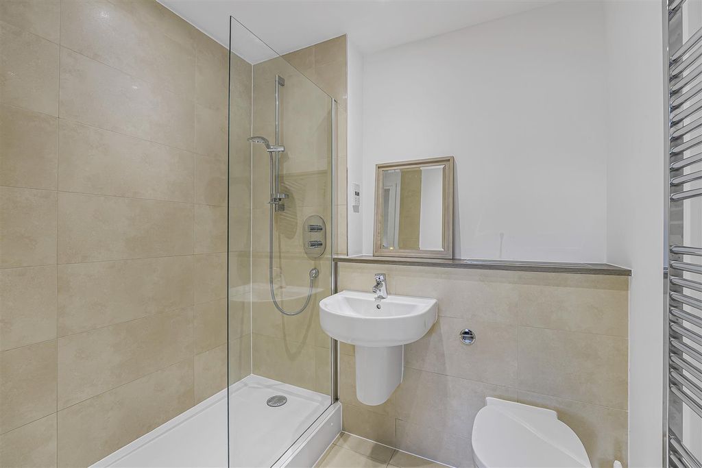 Additional image 9 of 2 bed flat for saleWeir Road, Bexley DA5