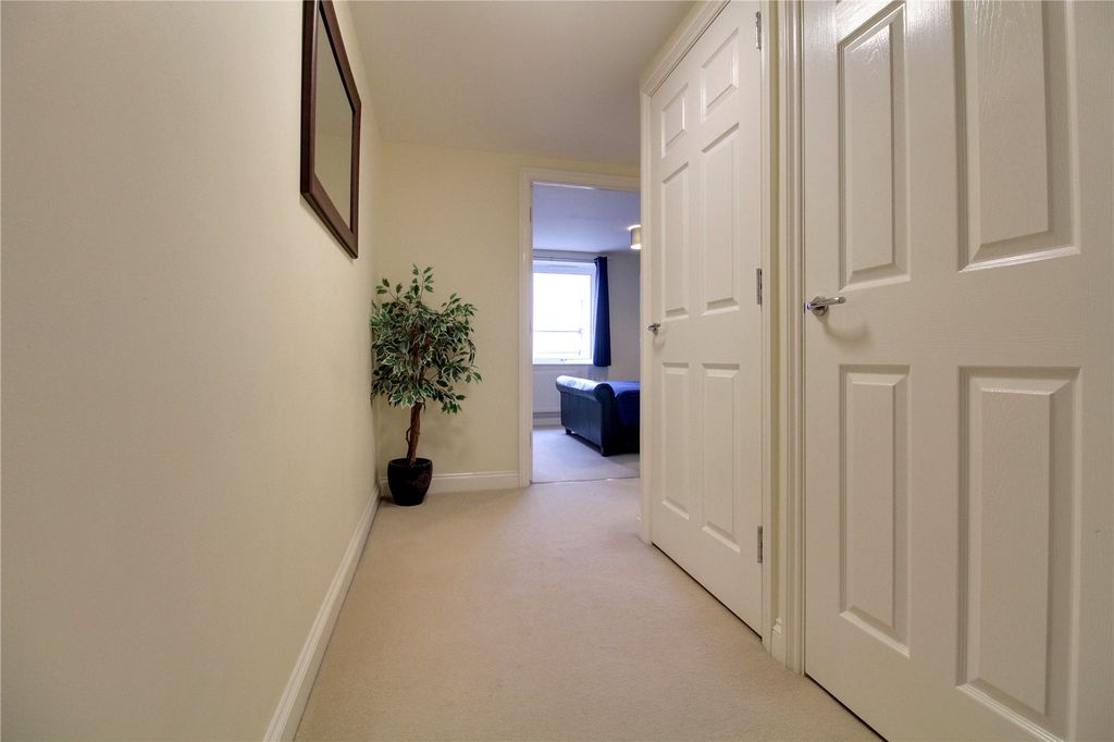 Additional image 11 of 2 bed flat for saleShetland Road, Basingstoke, Hampshire RG24