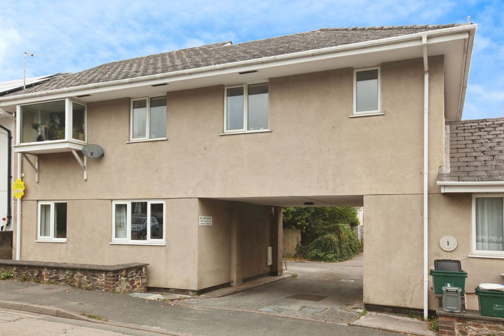 2 bed flat for saleSt. Katherines Mews, St. Katherines Way, Totnes, Devon TQ9