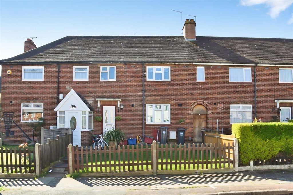 3 bed terraced house for saleBeech Avenue, Brentford TW8