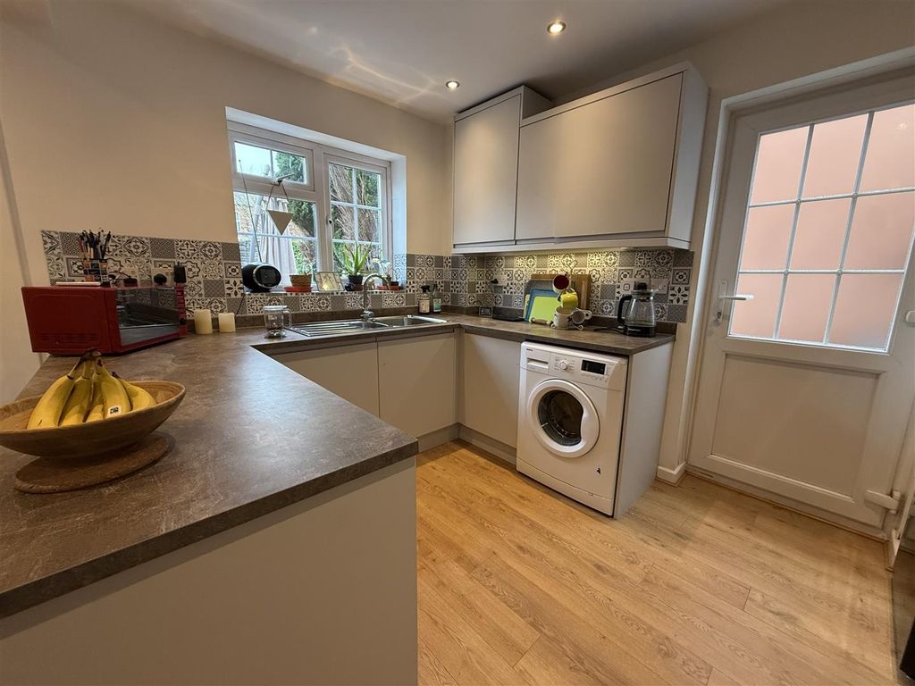 Additional image 8 of 3 bed detached house for saleCae Syr Dafydd, Cardiff CF11
