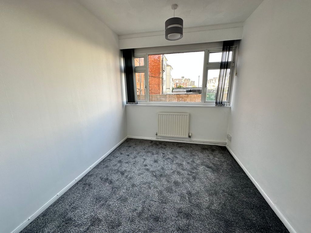 Additional image 9 of 2 bed flat for salePark Avenue, Bexhill TN39