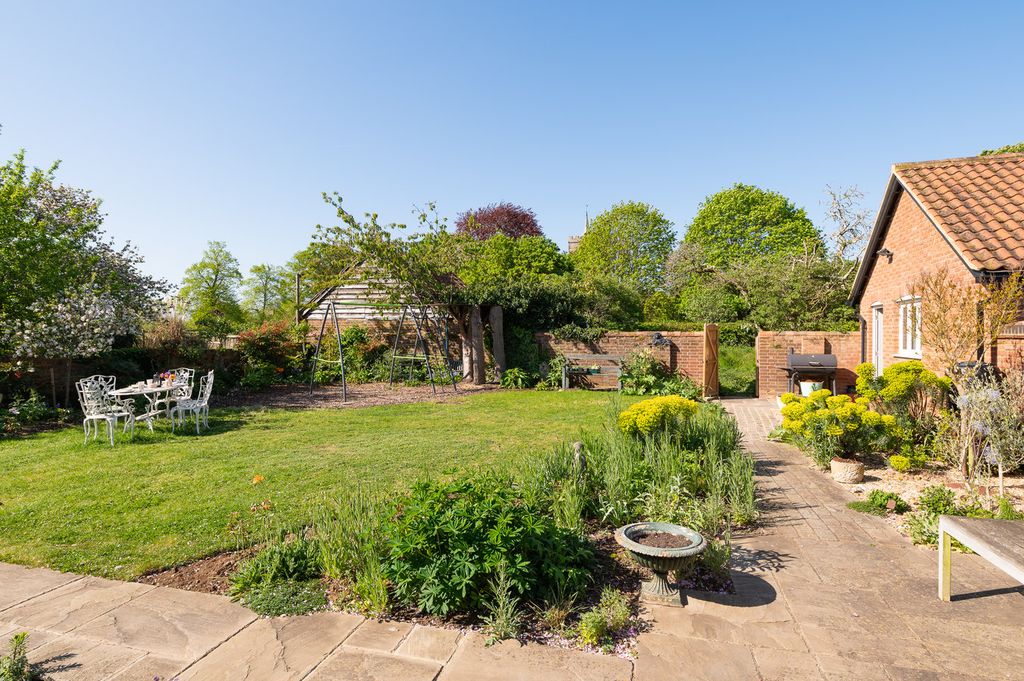Additional image 3 of 5 bed detached house for saleHigh Street, Elstow, Bedfordshire MK42