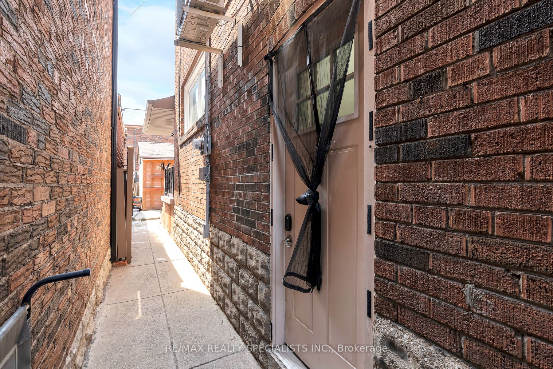 Additional image 2 of Lower-290 Westmount Avenue, Toronto, ON, M6E 3N1