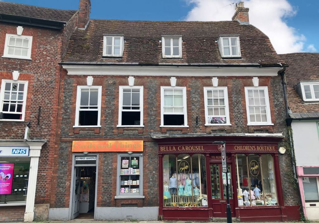 3 bed flat for saleFlat 6 Blandford House, 47 East Street, Blandford Forum, Dorset DT11