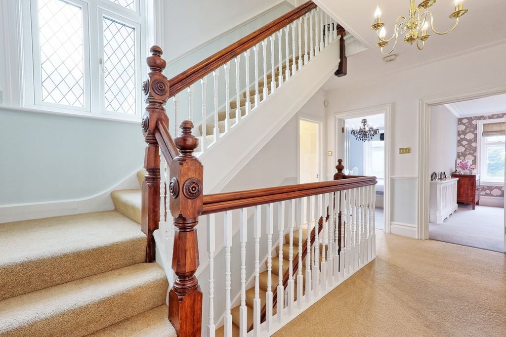 Additional image 26 of 5 bed detached house for saleBurntwood Avenue, Emerson Park, Hornchurch RM11