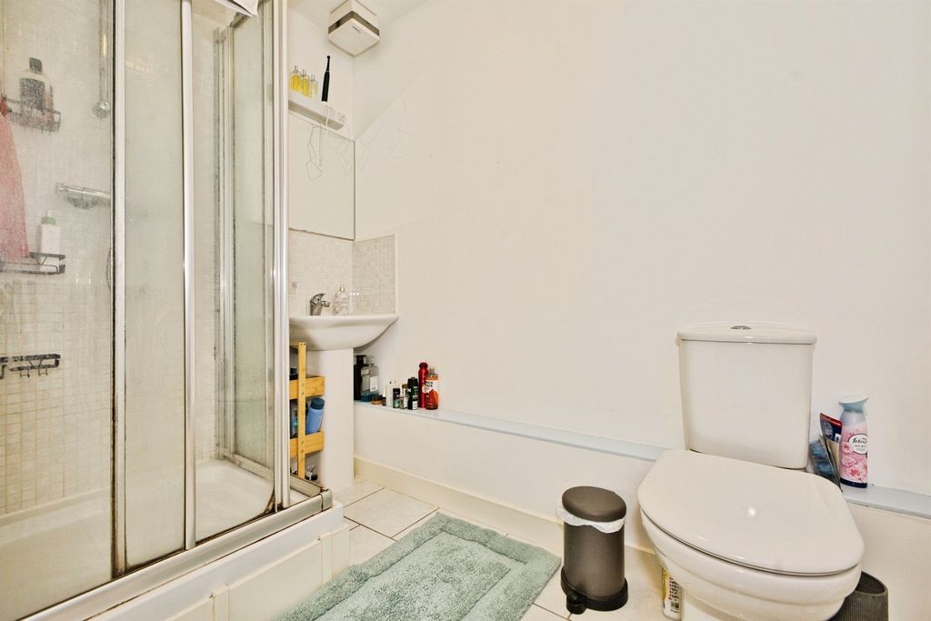 Additional image 8 of 2 bed flat for saleThe Barley Yard, Crewkerne TA18