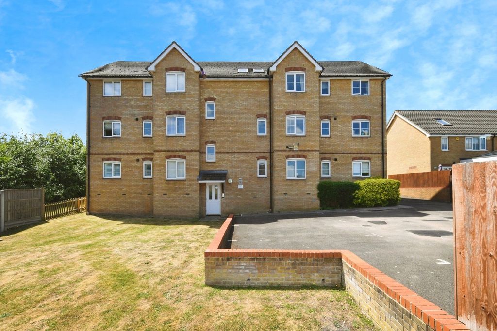 Additional image 13 of 2 bed flat for saleCzarina Rise, Basildon, Essex SS15