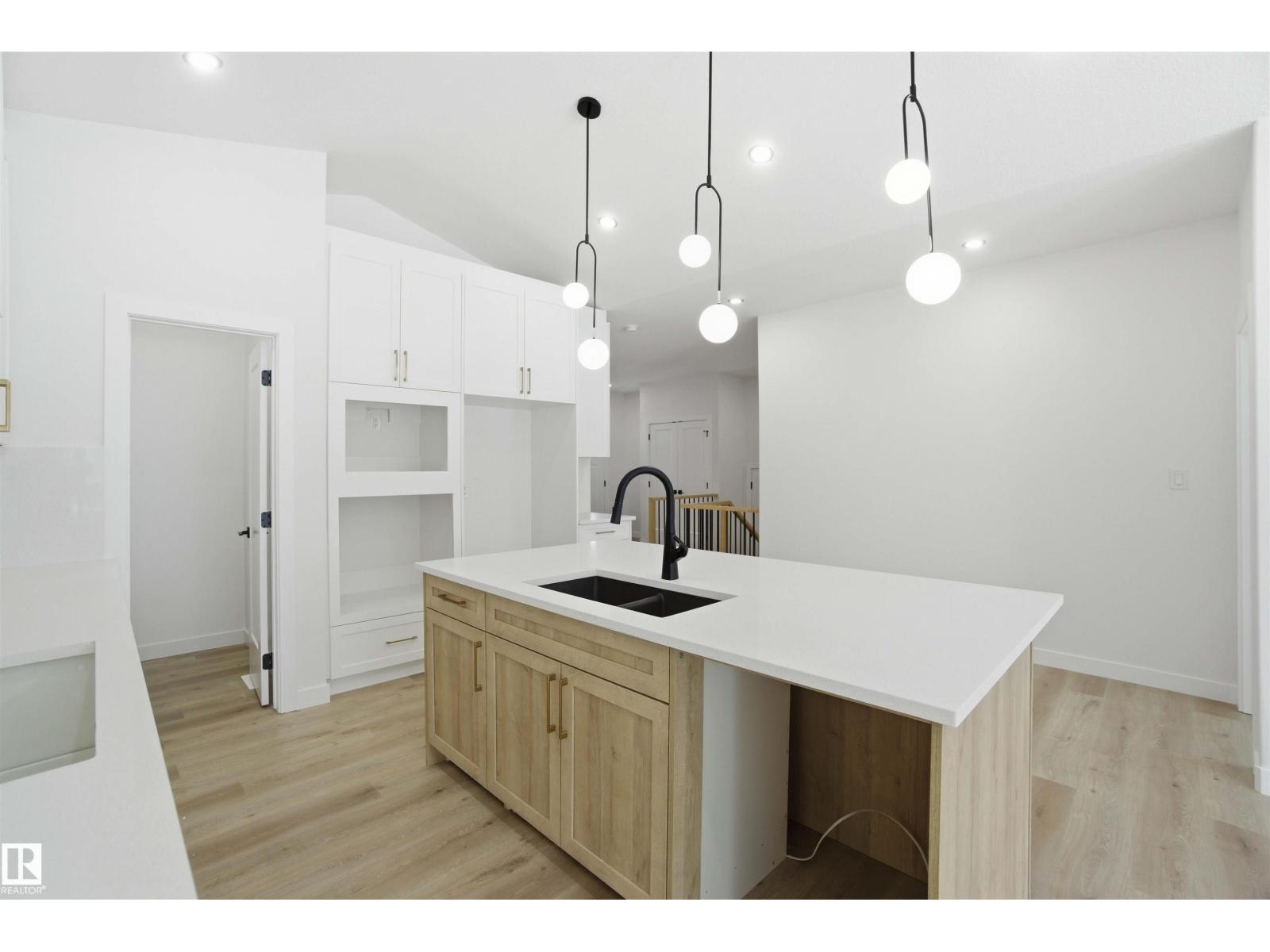 Additional image 6 of 3320 Chickadee Drive NW, Edmonton, AB, T5S0V4