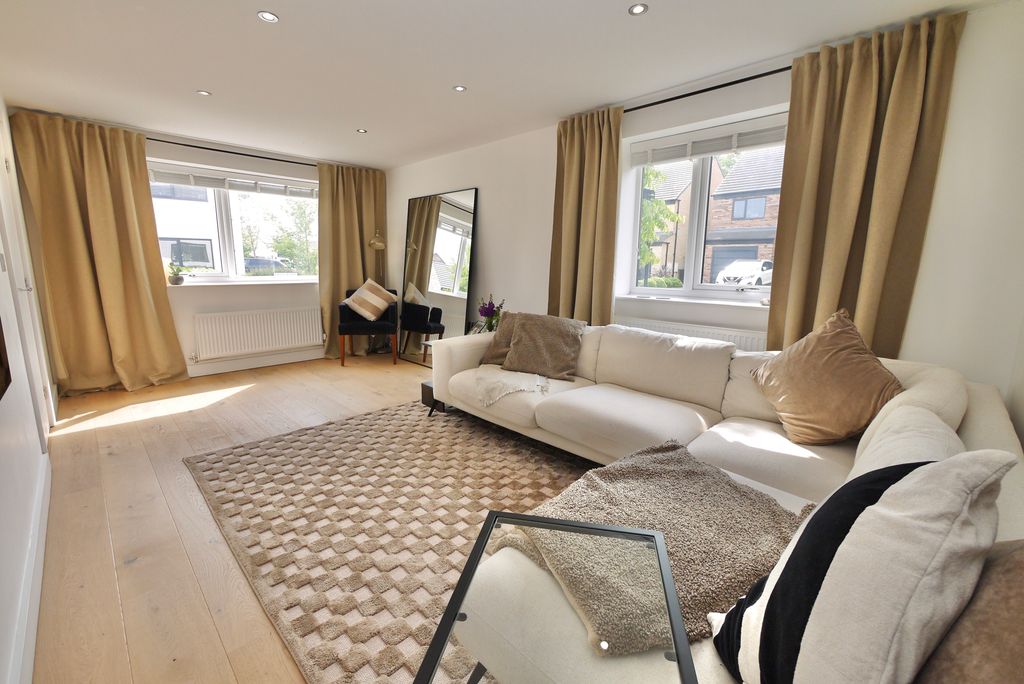 Additional image 4 of 3 bed detached house for saleSwan Road, Lakeside, Bessacarr DN4