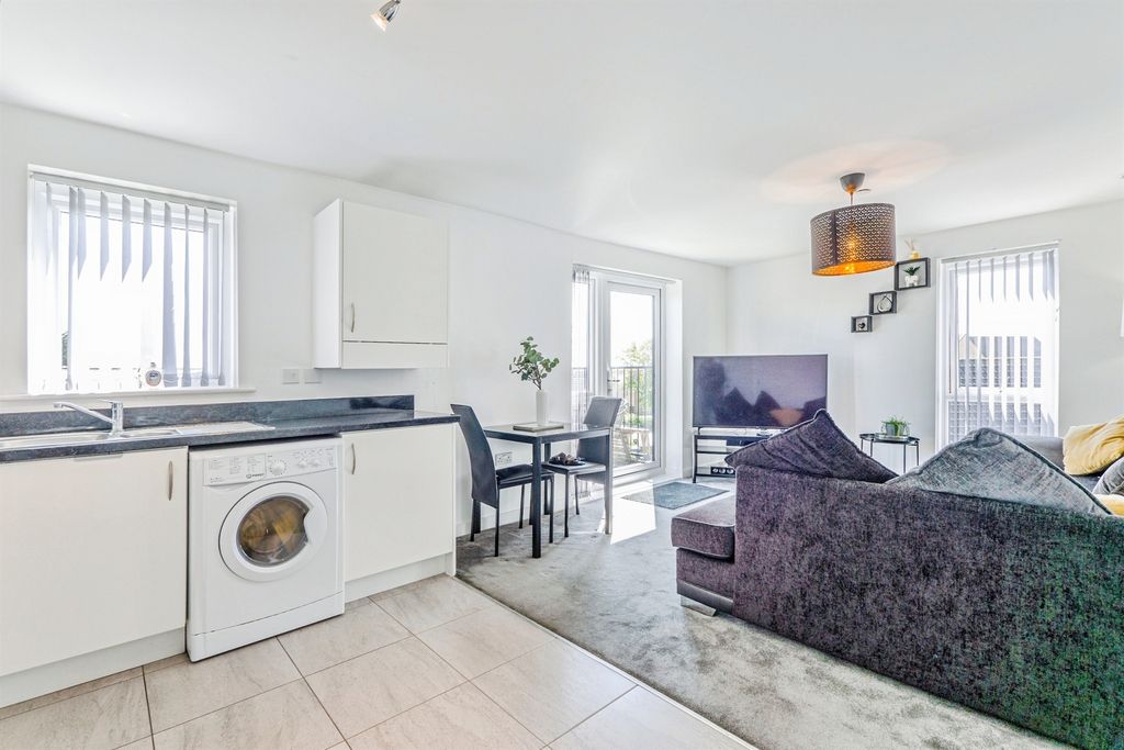 Additional image 5 of 2 bed flat for saleRhodfa Crughywel, St. Mellons, Cardiff CF3