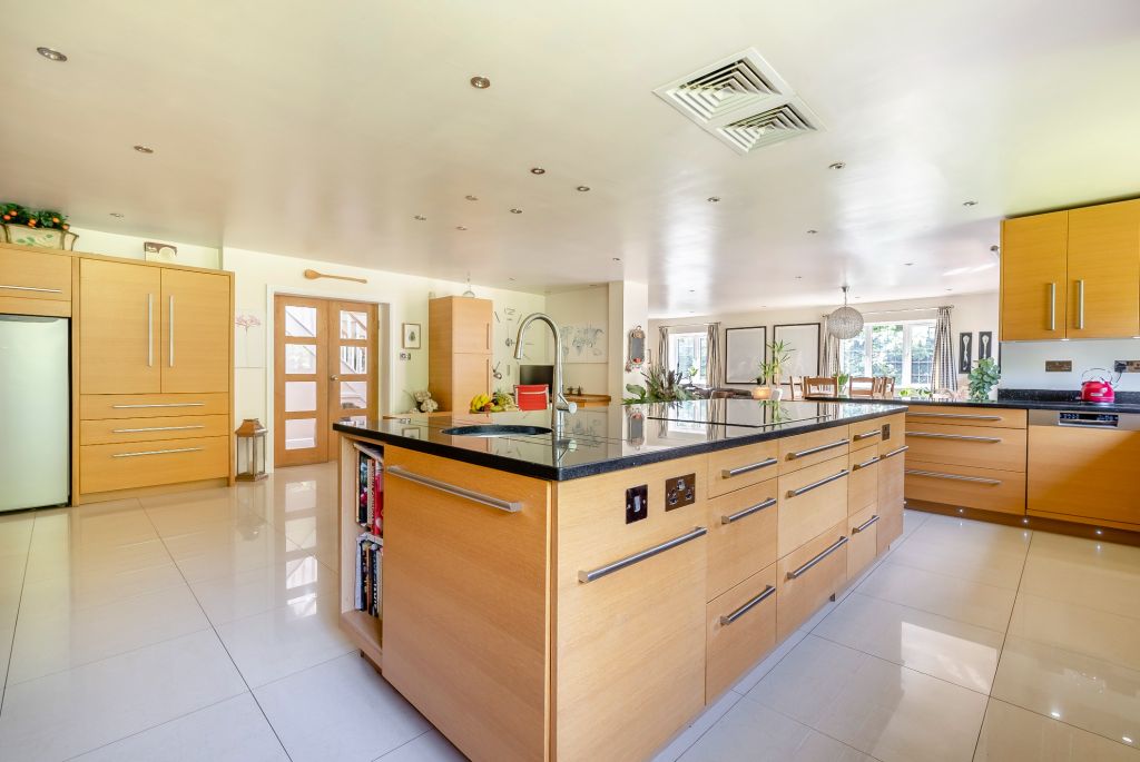 Additional image 7 of 6 bed detached house for saleBois Avenue, Chesham Bois, Amersham HP6