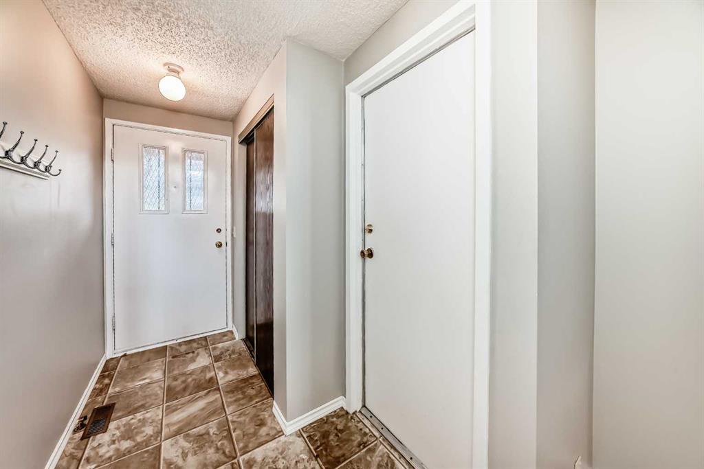 Additional image 4 of 6909 Ranchero Road NW, Calgary, AB, T3G 1J6