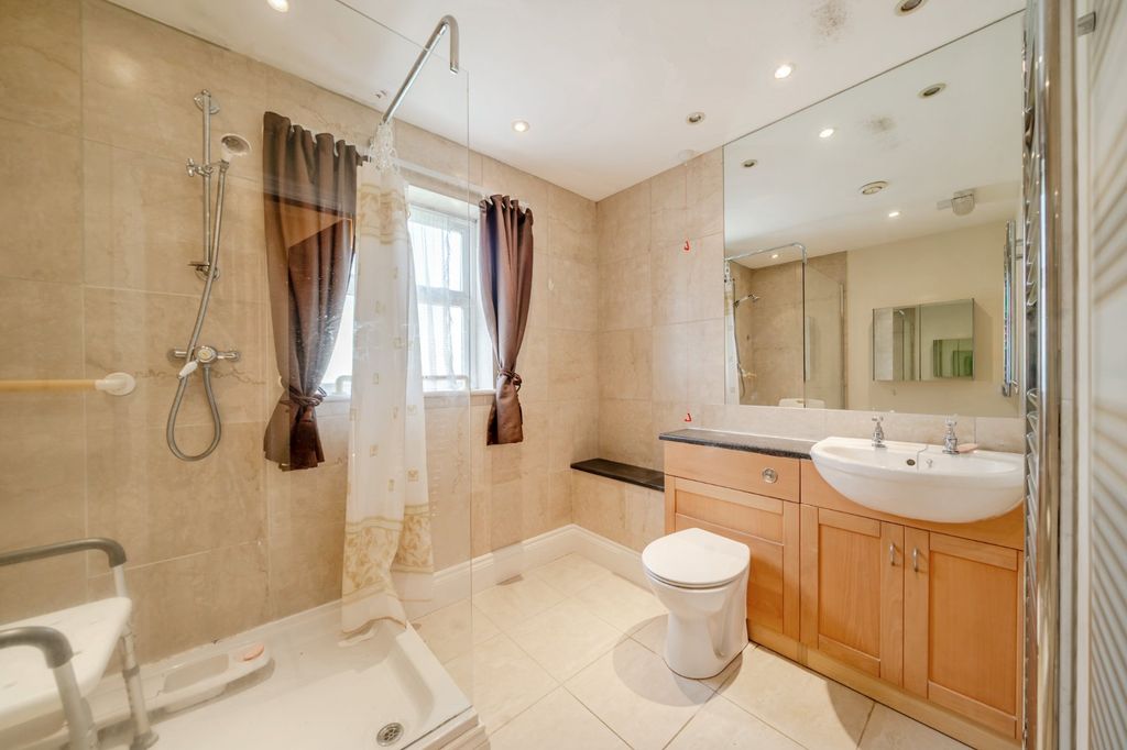 Additional image 8 of 2 bed flat for saleCarleton Road, Skipton, UK BD23