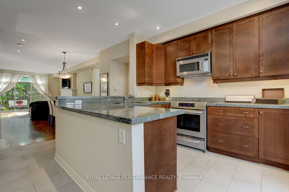 Additional image 4 of 318 Iona Street, Ottawa, ON, K1Z 7B9