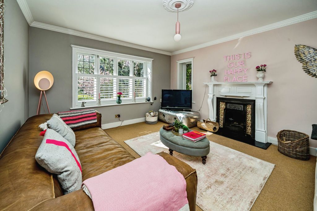 Additional image 9 of 7 bed detached house for saleKings Road, Berkhamsted HP4
