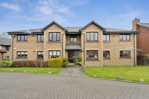 4d Briar Grove, Newlands, Glasgow G43