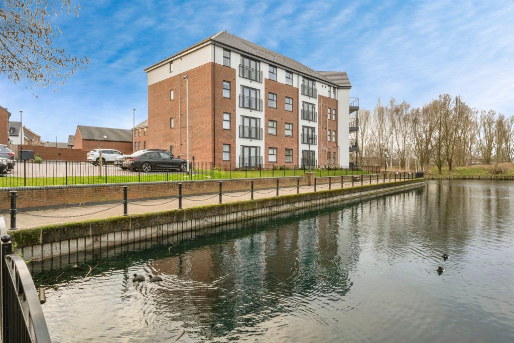2 bed flat for saleSandpiper Drive, Lakeside, Doncaster DN4