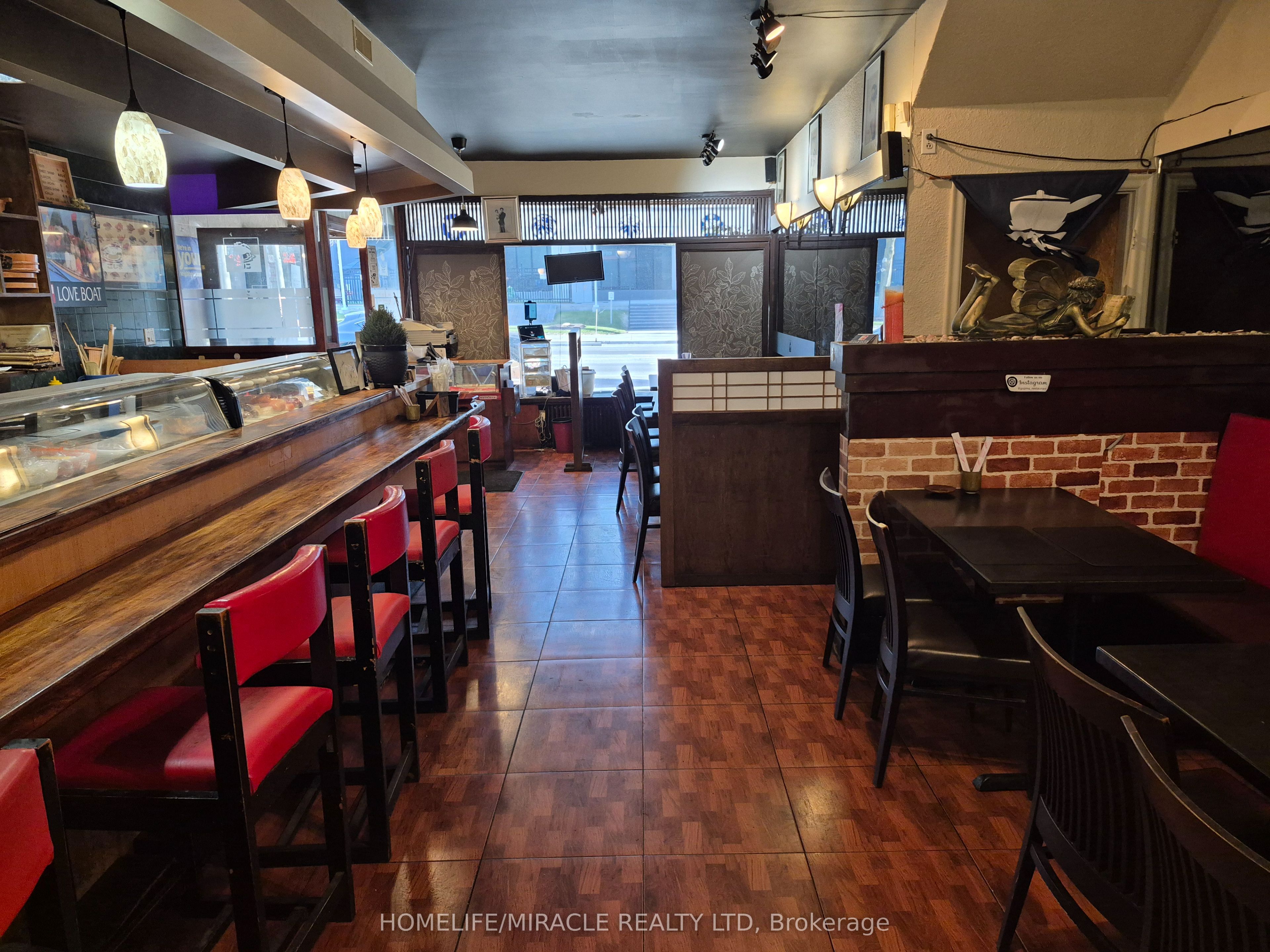 3345 Bloor Street W, Toronto, ON, M8X 1X9