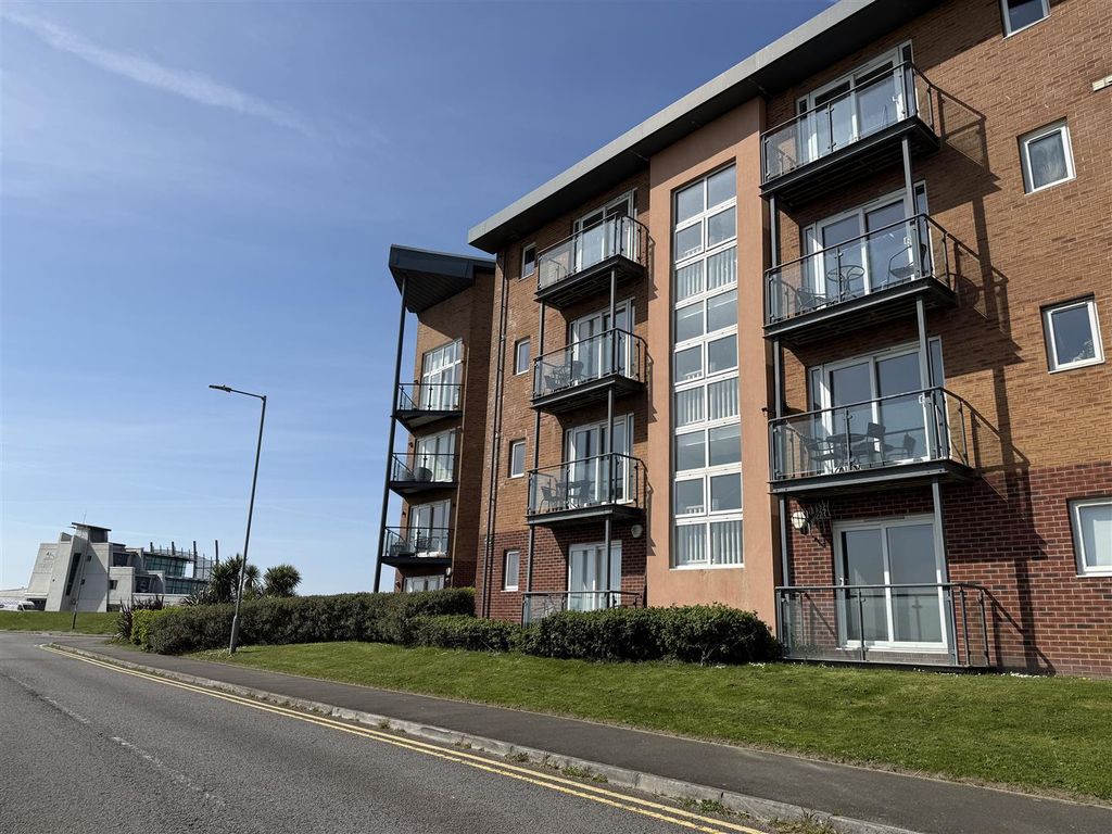 2 bed flat for salePentre Doc Y Gogledd, Llanelli SA15