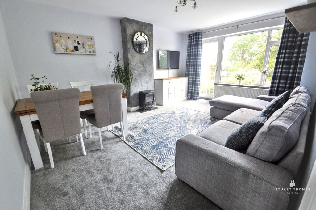 Additional image 5 of 2 bed flat for saleKingston Way, Benfleet SS7