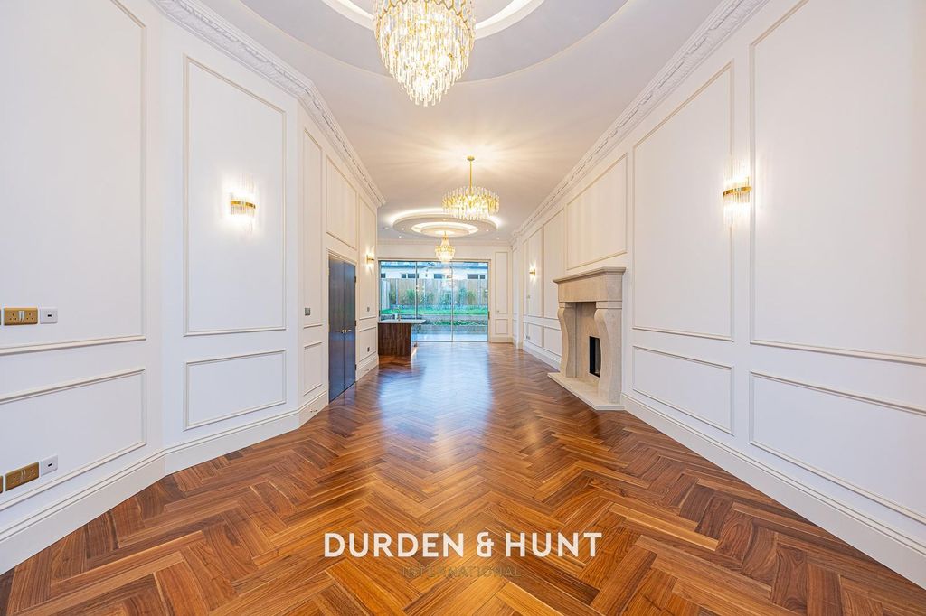 Additional image 2 of 5 bed semi-detached house for salePalmerston Road, Buckhurst Hill IG9