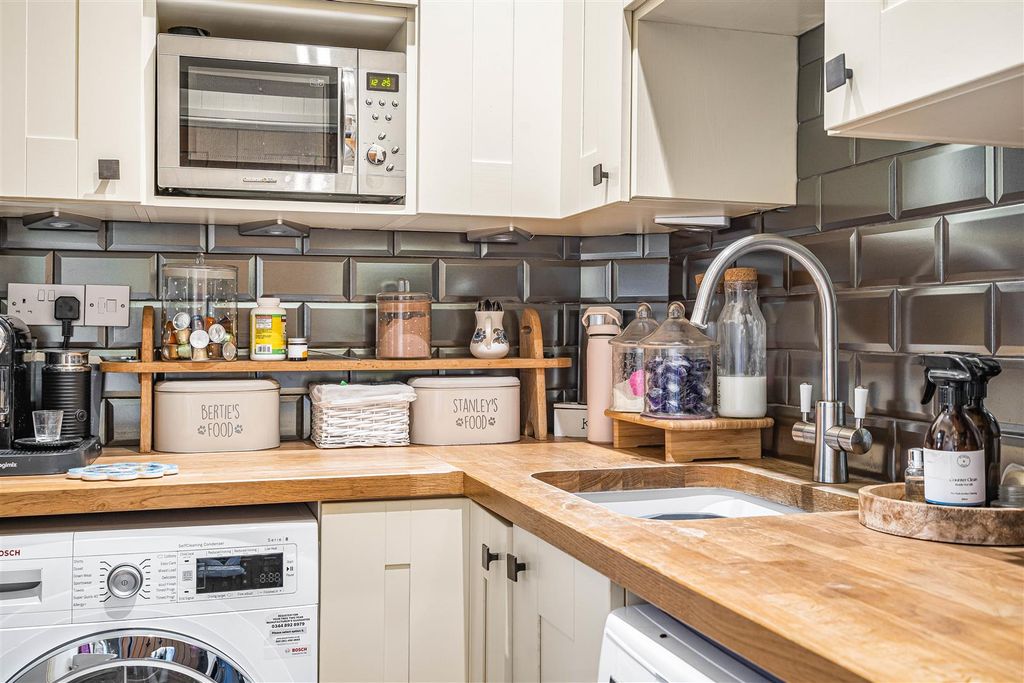 Additional image 21 of 4 bed property for saleQueens Avenue, Bicester OX26
