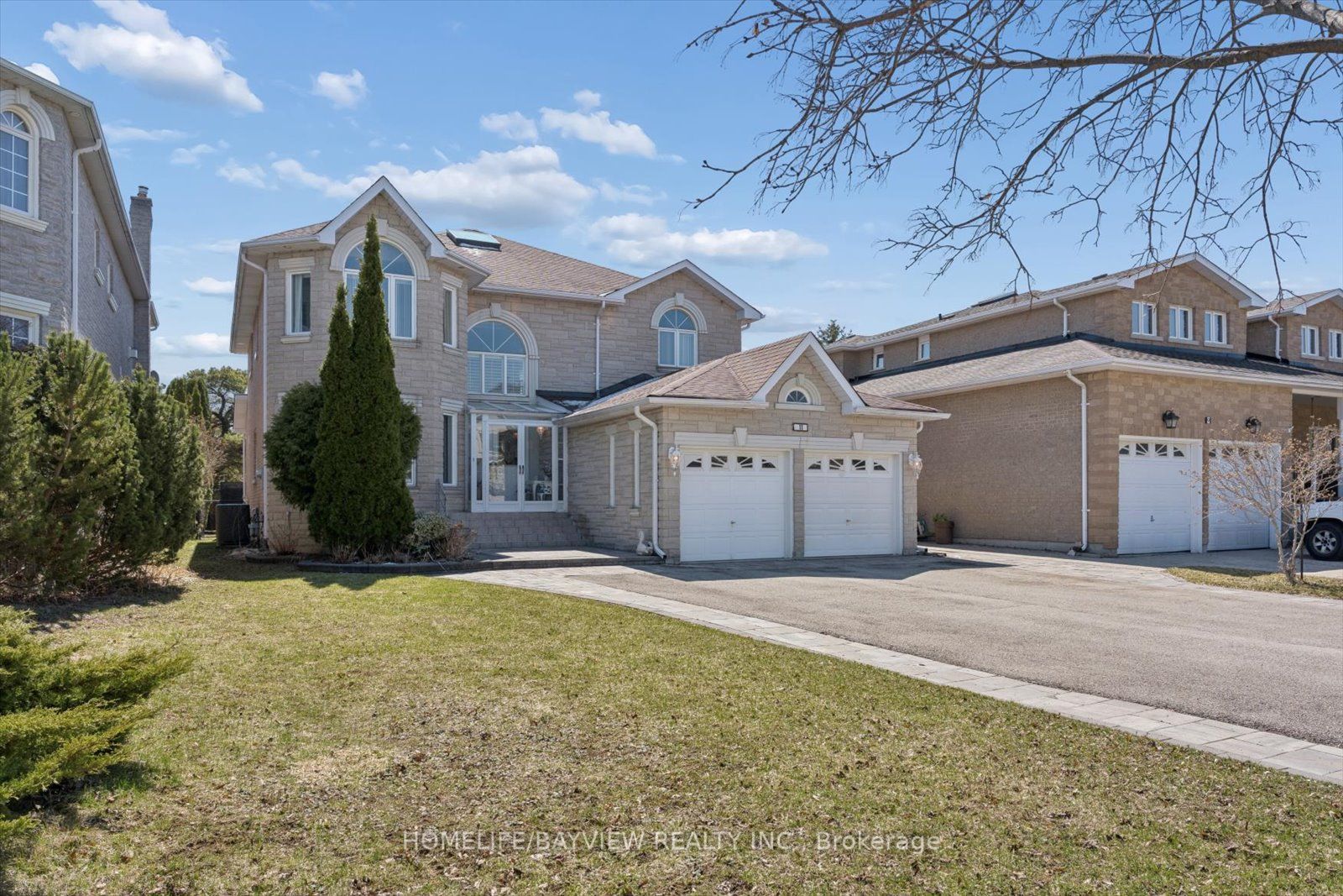 Additional image 2 of 11 Sorrento Drive, Richmond Hill, ON, L4C 0J8