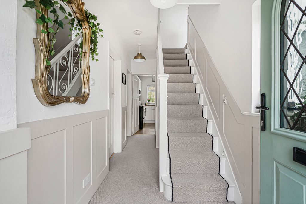 Additional image 2 of 4 bed semi-detached house for saleWhitedown Lane, Alton, Hampshire GU34