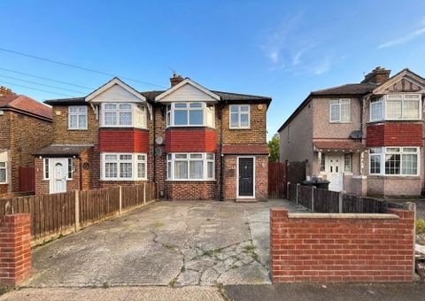 Star Road, Uxbridge UB10