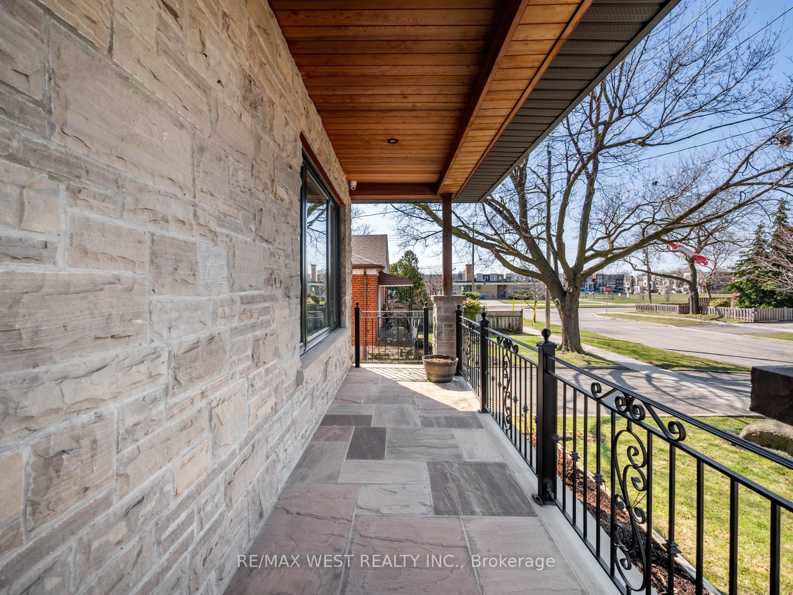 Additional image 4 of 5 Paula Boulevard, Toronto, ON, M8W 4B5