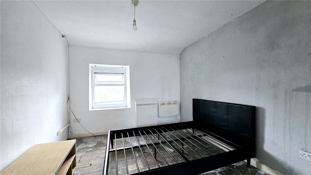 Additional image 4 of 1 bed flat for saleSt. Cybi Street, Holyhead, Isle Of Anglesey LL65