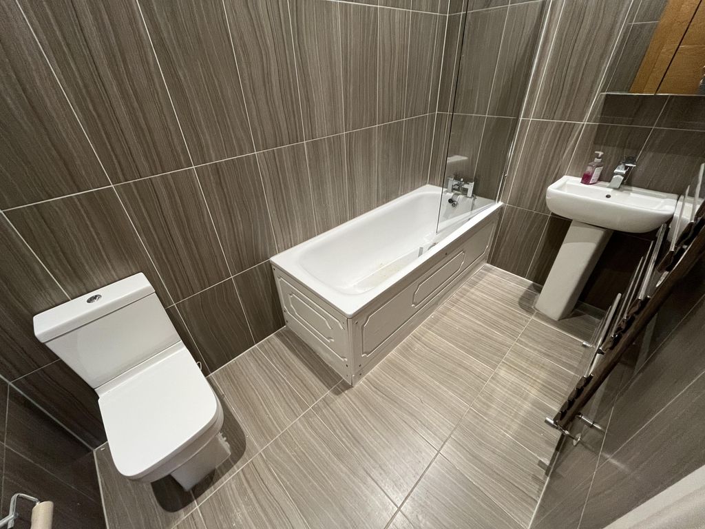 Additional image 9 of 5 bed flat for saleFlats 38, 39 & 40, 44-48 East Street, Barking, Greater London IG11