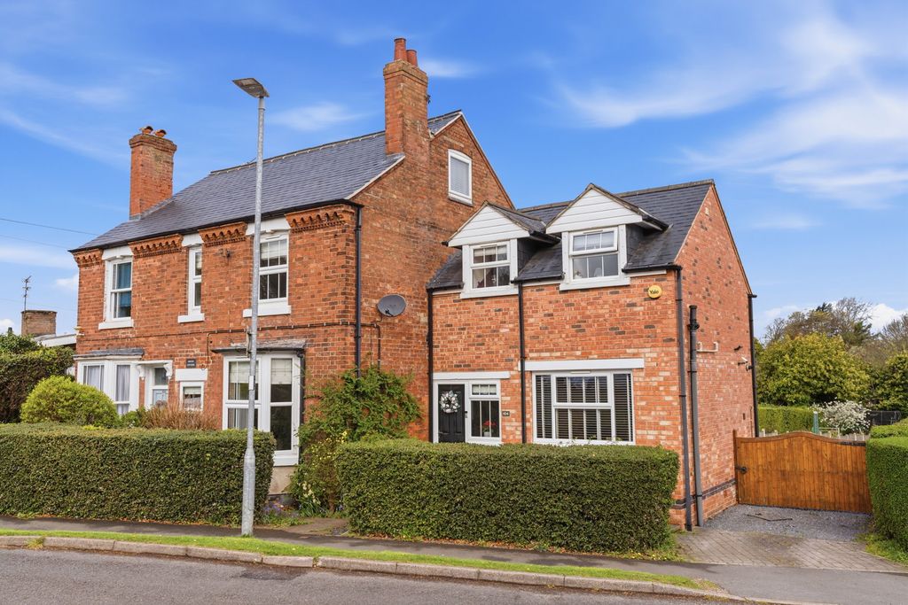 4 bed semi-detached house for saleWhatton Road, Kegworth DE74
